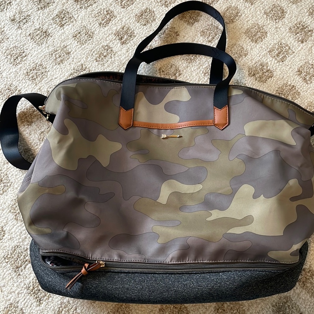 Stella and Dot Crush It Gym Bag